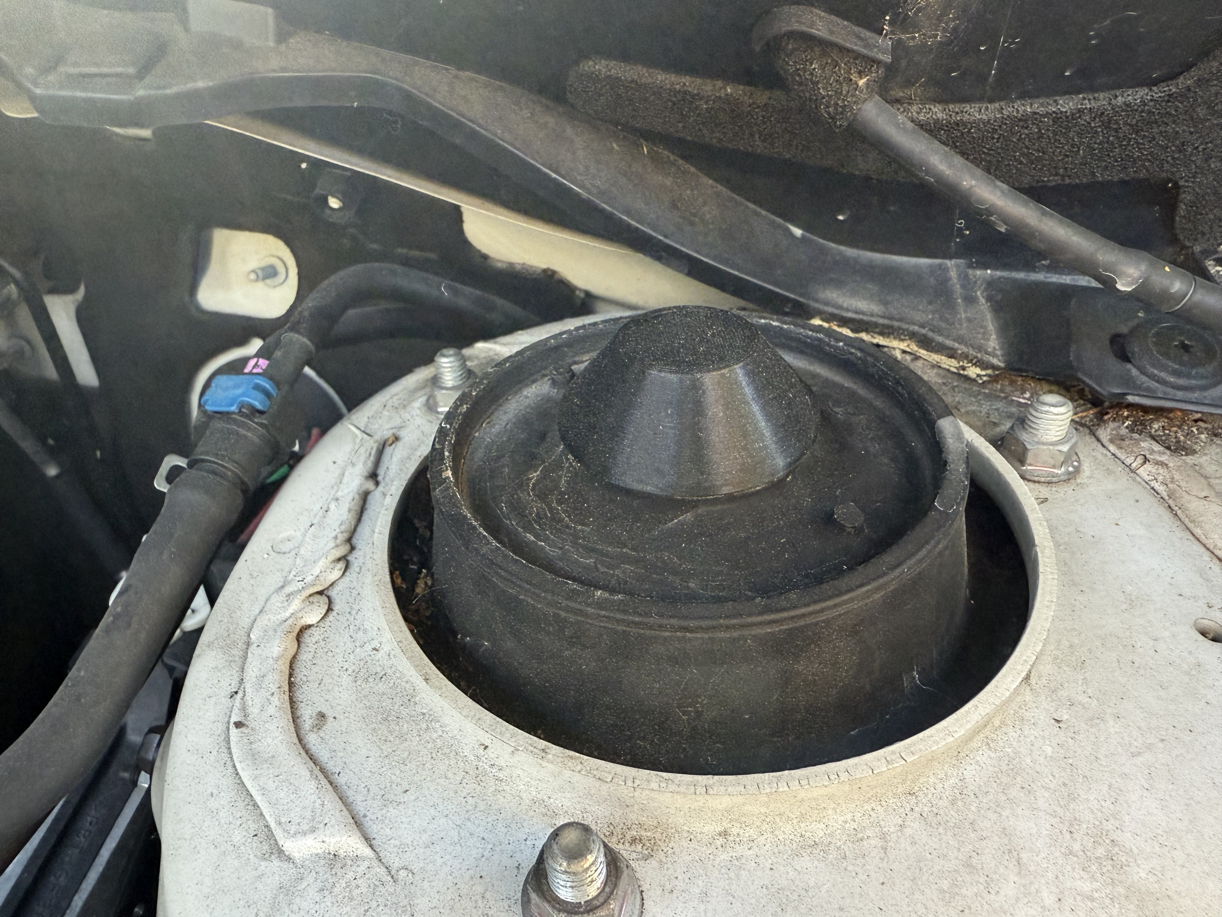 Регулируемая крышка стойки амортизатора для Subaru в 3D-модели для 3D принтера