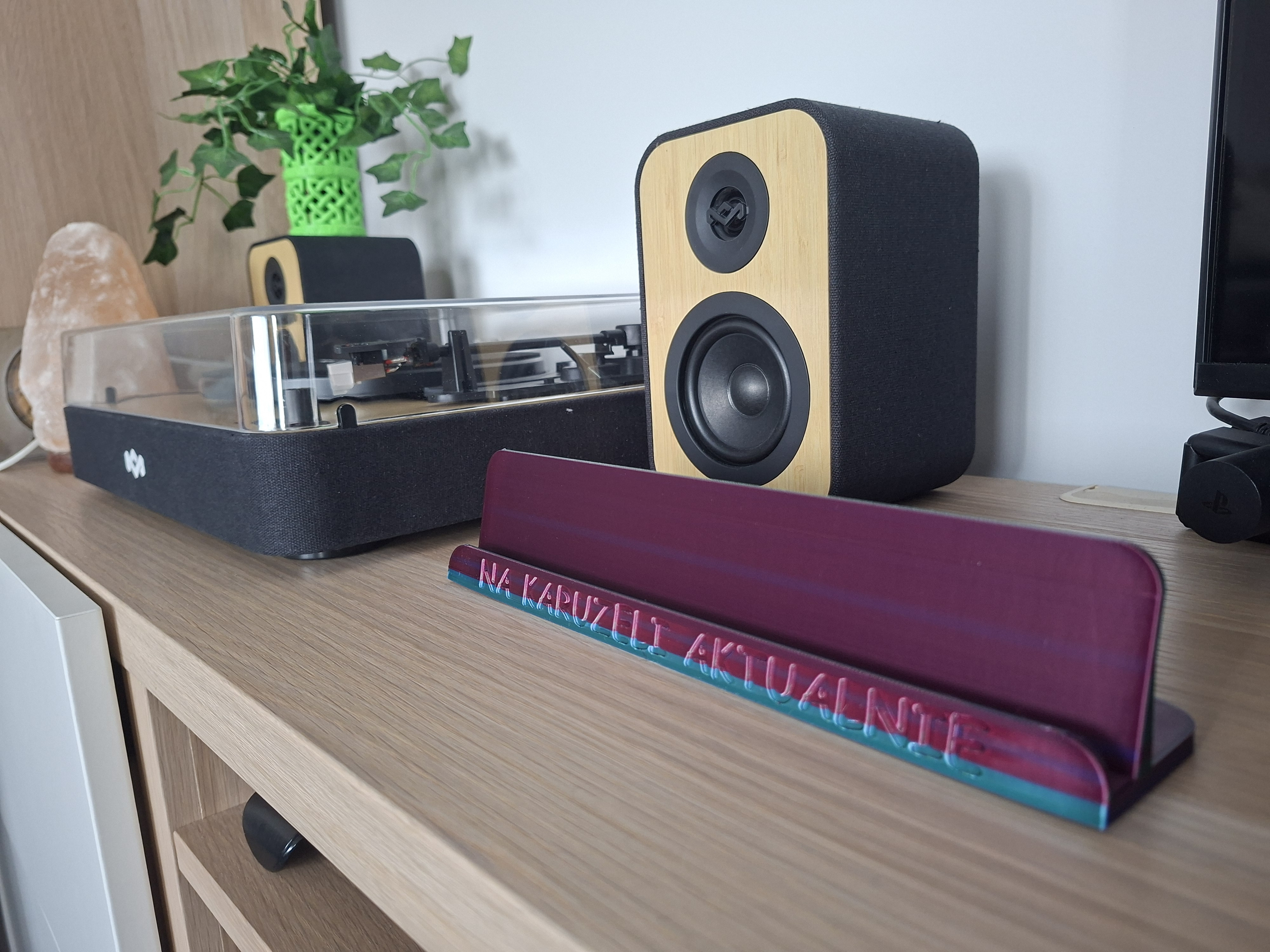 Крутая 3D модель Vinyl Stand Comic Sans 🎨✨ для 3D принтера