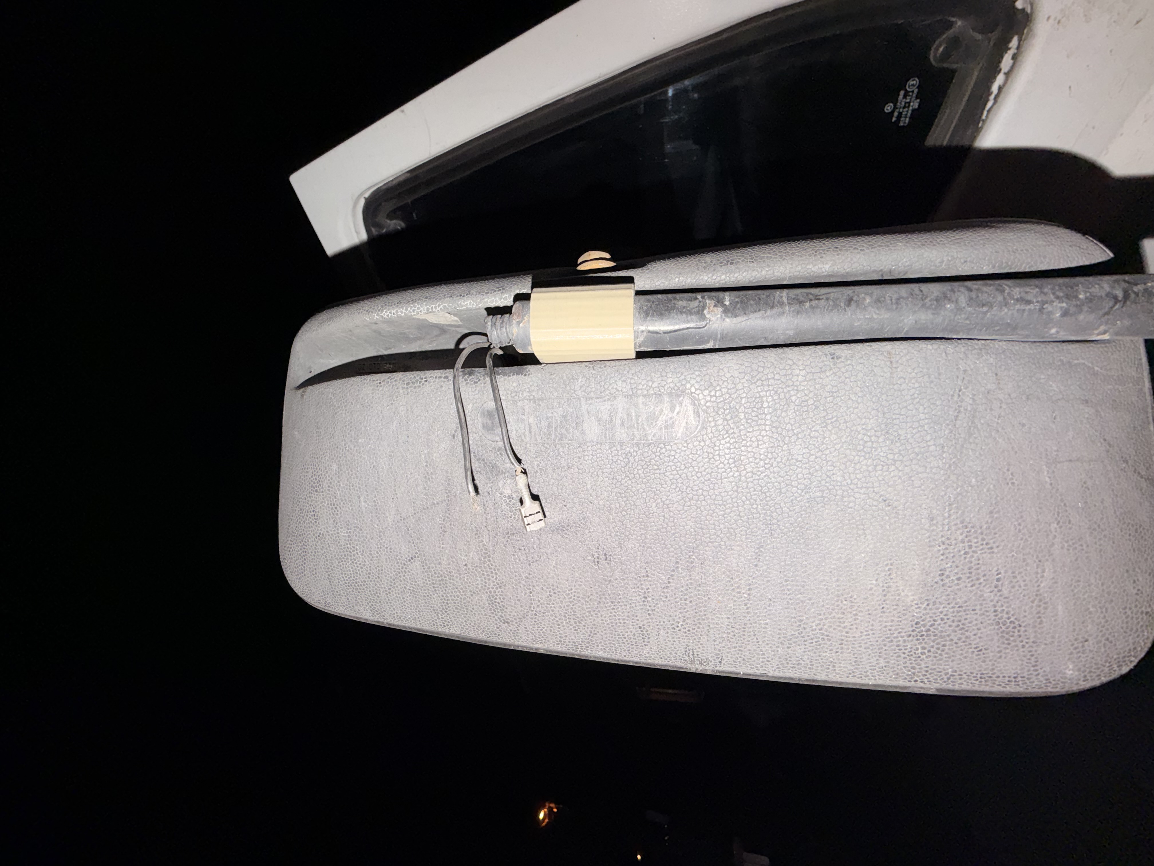 Ретро-шарм Mercedes-Benz 709: 3D-модель крепления зеркала (1994 год) для 3D принтера