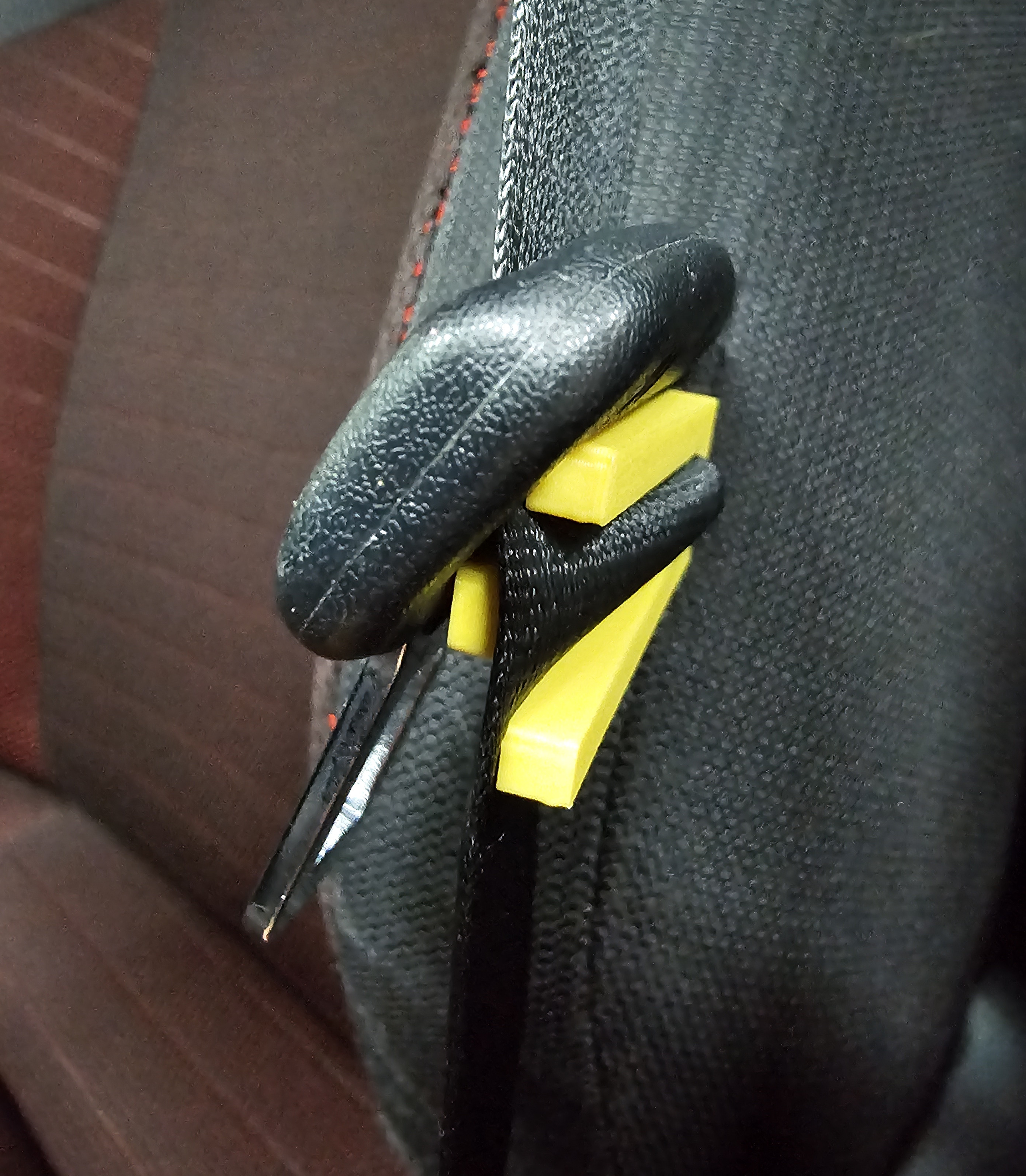 3D-модель Seatbelt Retainer — надежно фиксирует ремни безопасности для 3D принтера