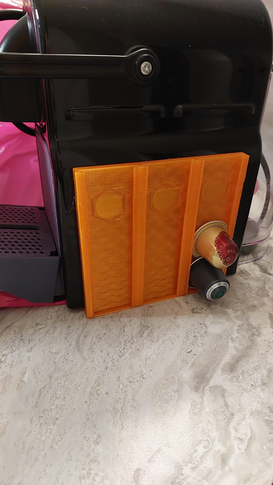 Стильная капсула-холдер — незаменимый аксессуар интерьера для 3D принтера