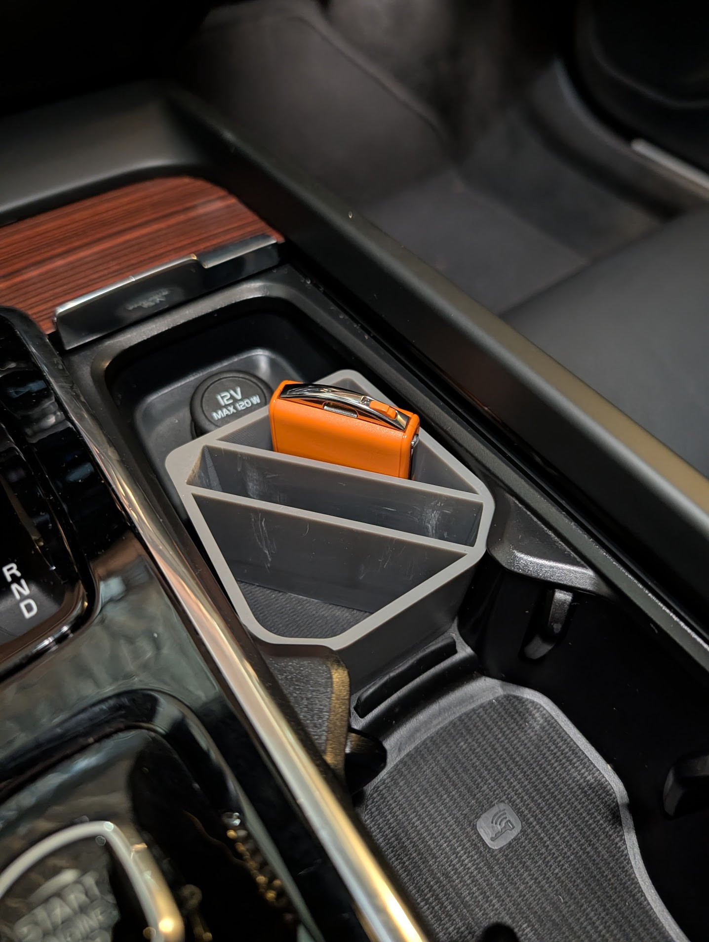 Стильный держатель телефона Volvo V60/XC60 ✨ Бесплатная 3D-модель для 3D принтера