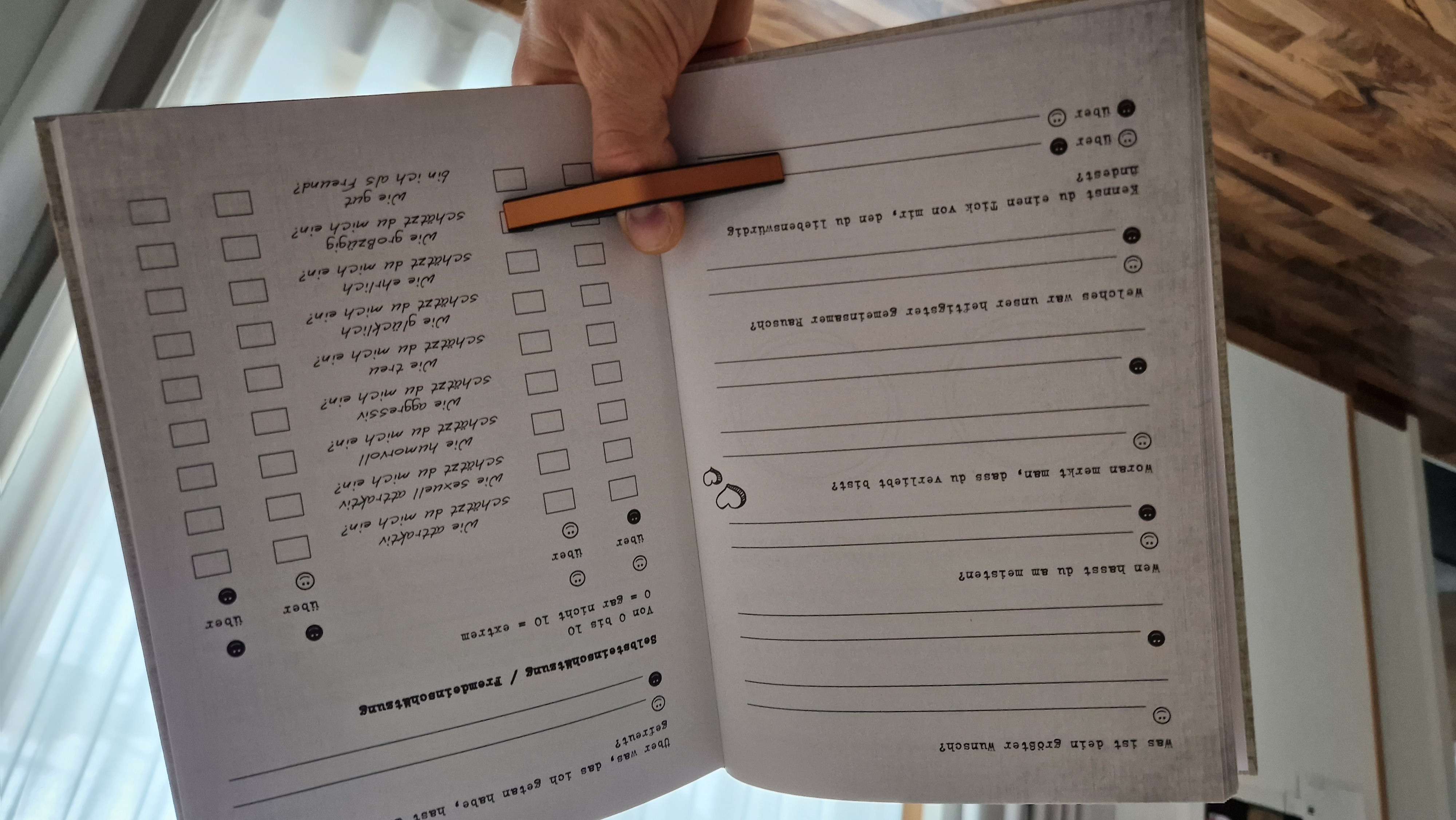 Печатаем регулируемый держатель страниц Daumen-Buchseitenhalter для 3D принтера