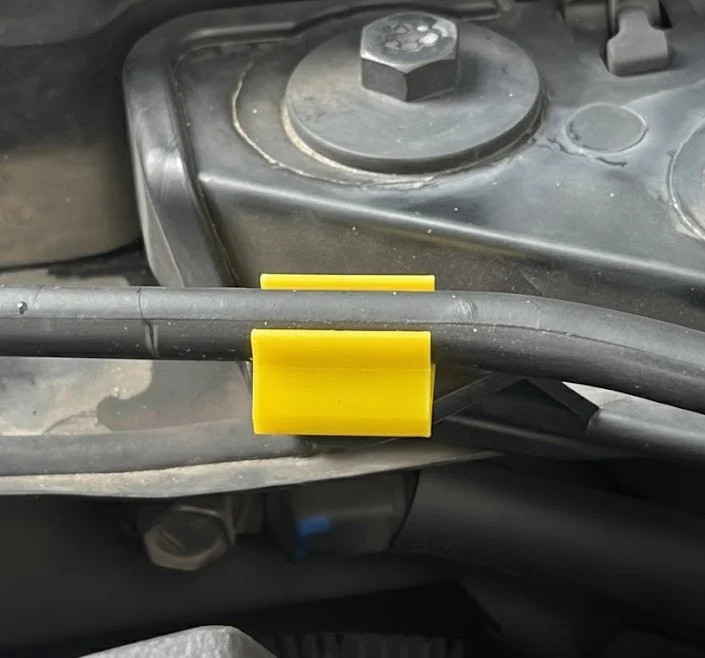 3D Модель Renault Laguna 3: Держатель капота (стержень 9 мм) для 3D принтера