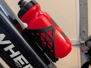 Держатель бутылки для велосипеда — стильный аксессуар в 3D-модели для 3D принтера