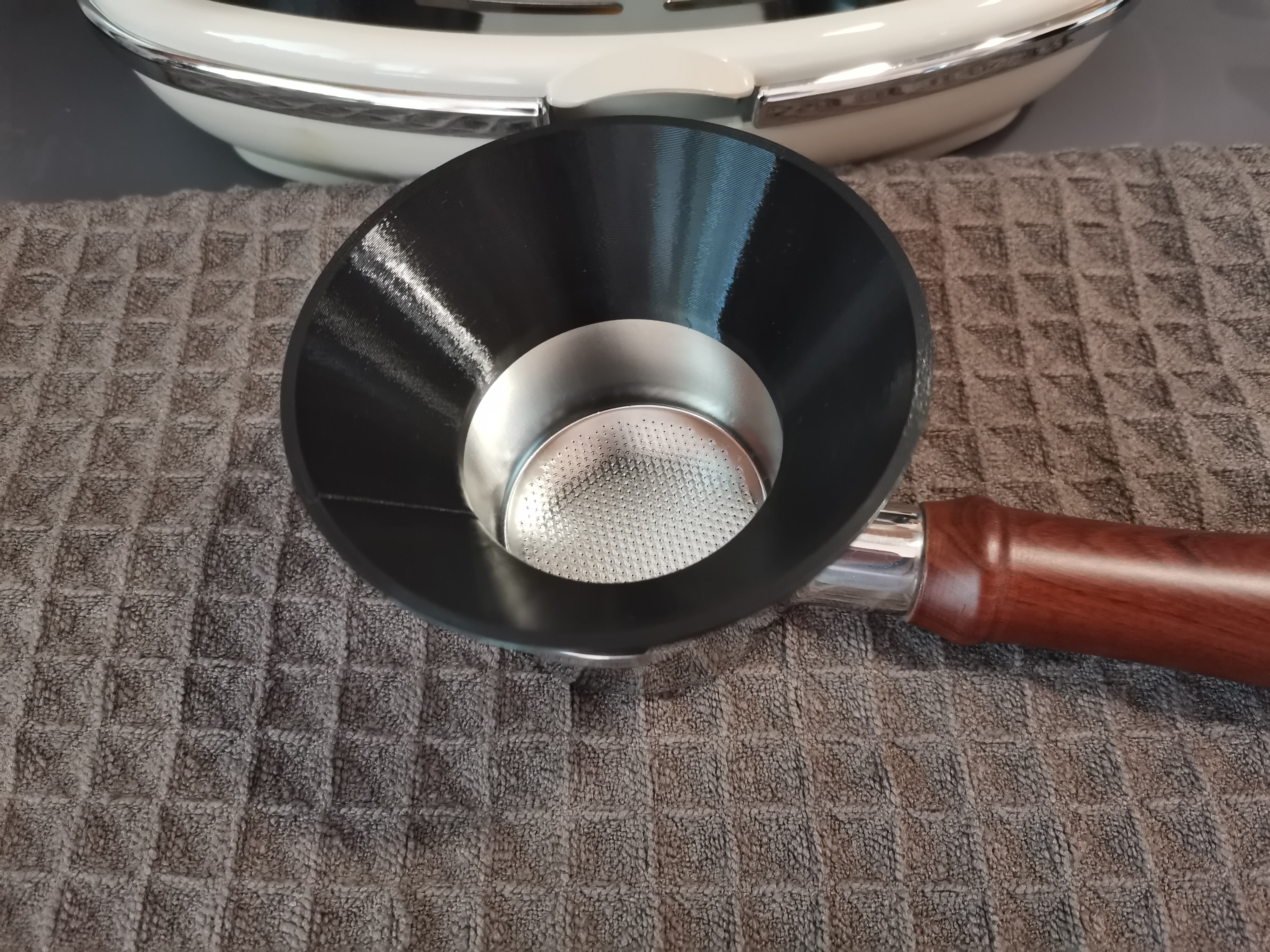 Кофейная воронка дозатор Magnetic 51мм — идеальный аксессуар бариста для 3D принтера