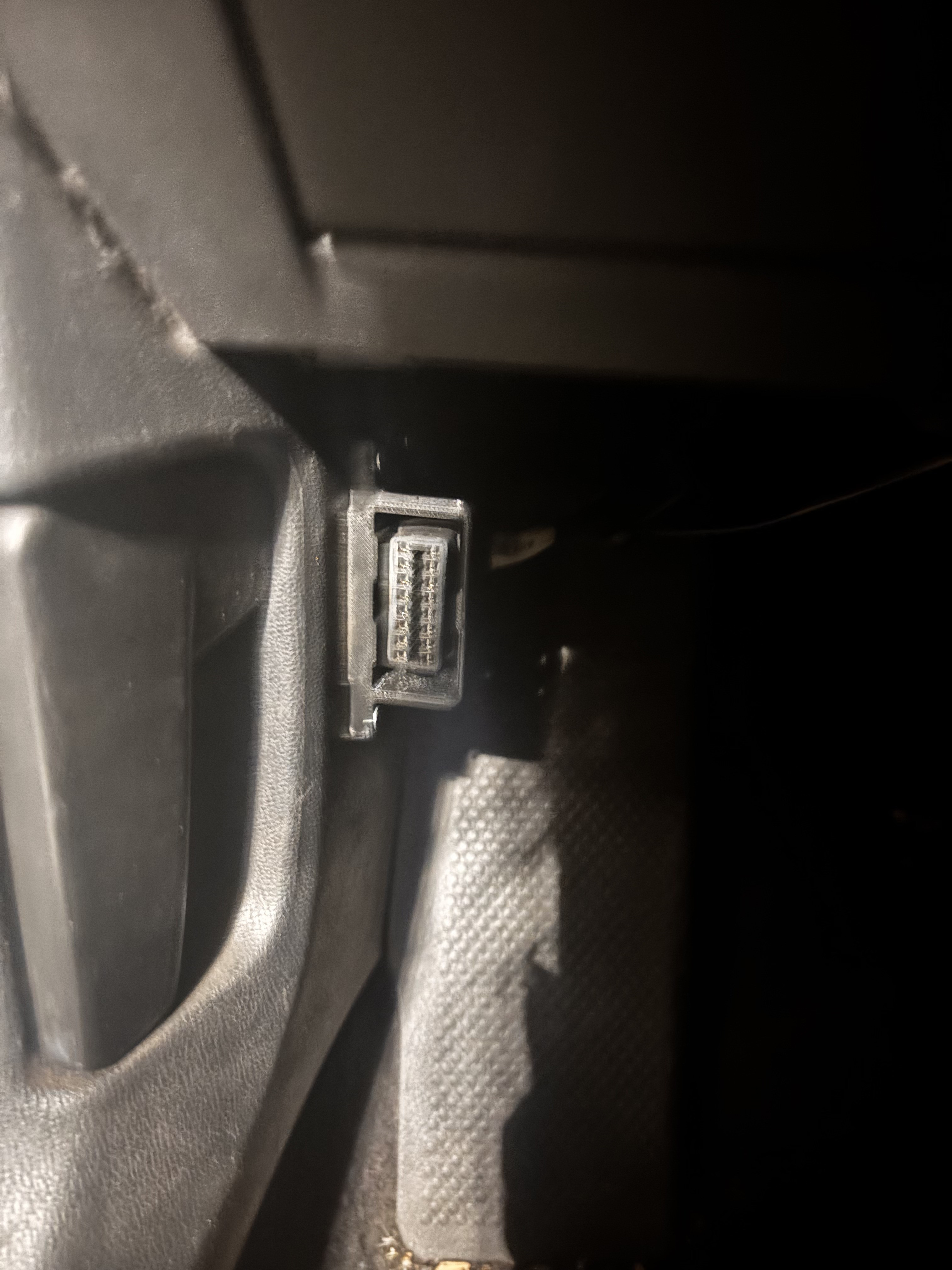 Скачай OBD Halter v10 remix — крутая 3D-модель для 3D принтера