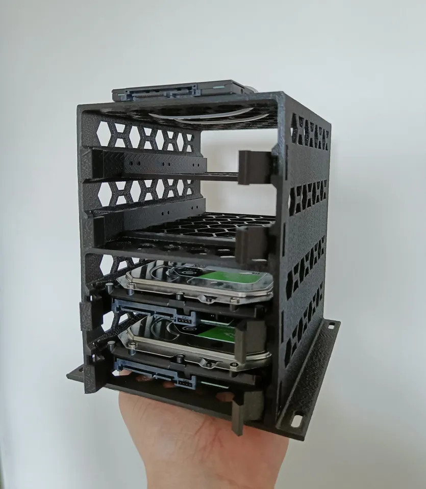 Профессиональная 3D-модель 4-Bay 3.5" HDD Cage для 3D принтера
