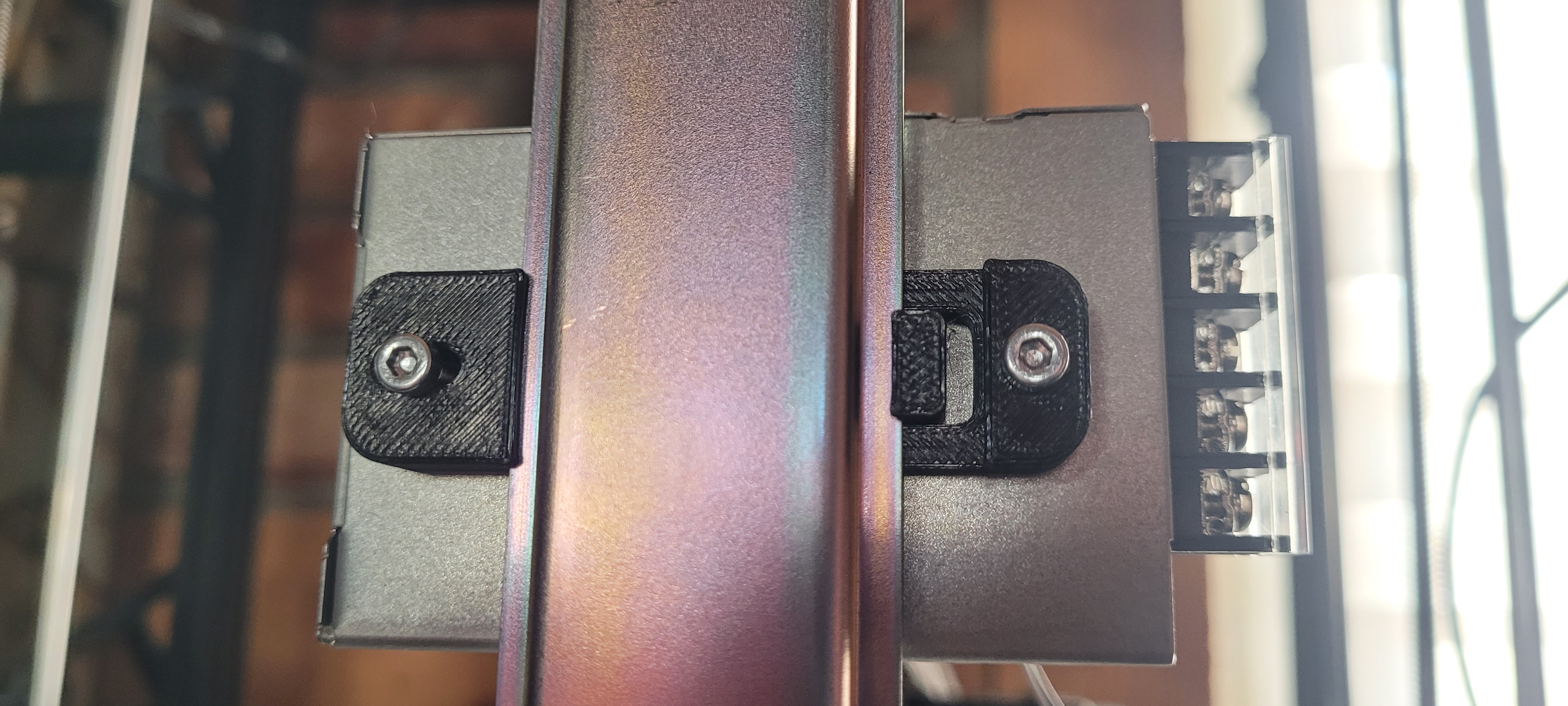 3D-модель DIN рейки: монтажная скоба с продолговатым отверстием для 3D принтера